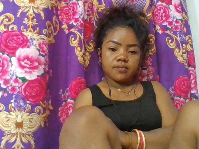 Elyah1a live cam on BongaCams