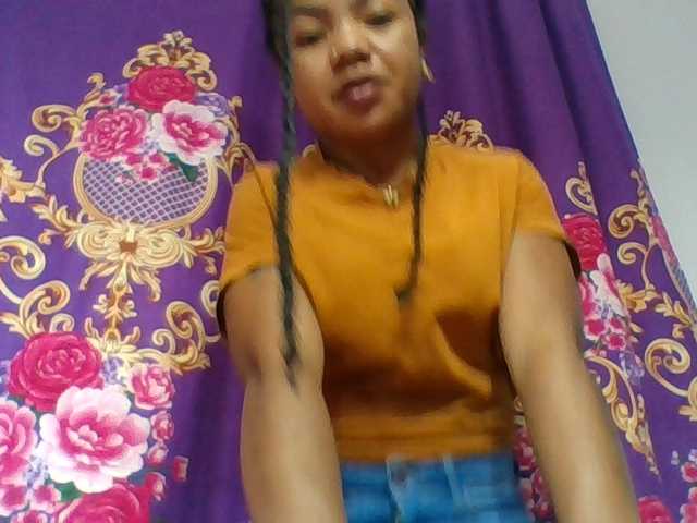 Elyah1a live cam on BongaCams