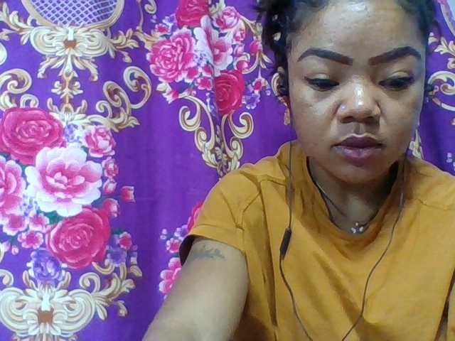 Elyah1a live cam on BongaCams