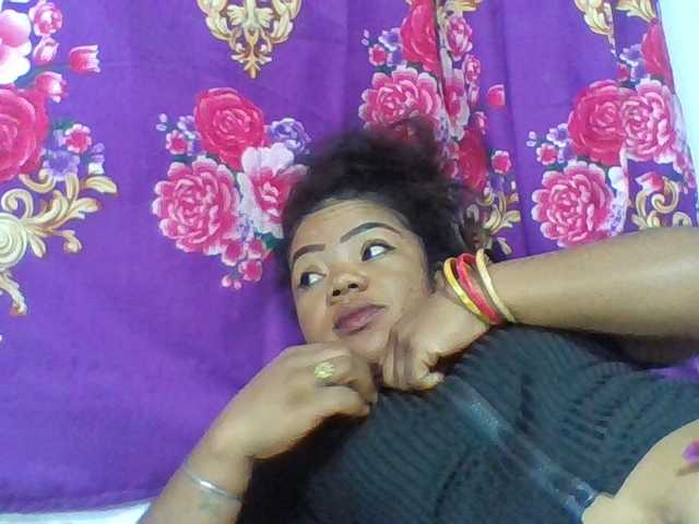 Elyah1a live cam on BongaCams