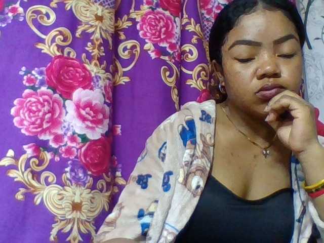 Elyah1a live cam on BongaCams