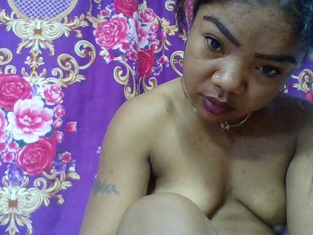 Elyah1a live cam on BongaCams