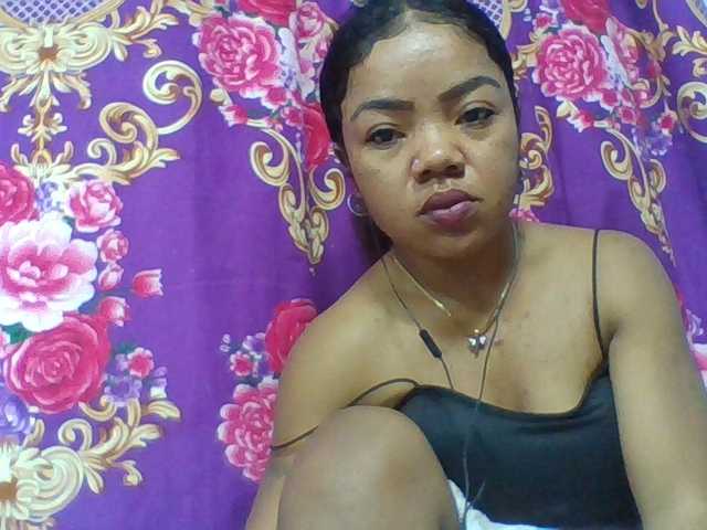 Elyah1a live cam on BongaCams