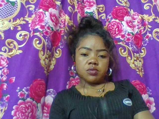 Elyah1a live cam on BongaCams