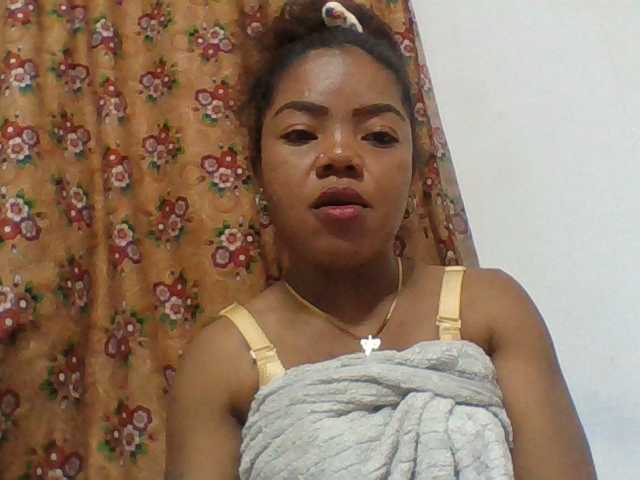 Elyah1a live cam on BongaCams