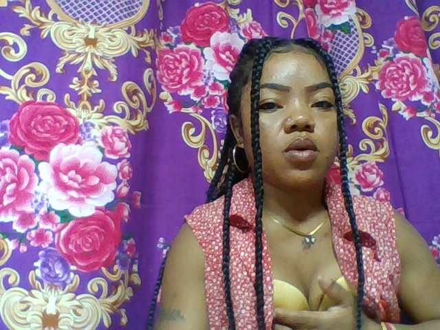 Elyah1a live cam on BongaCams