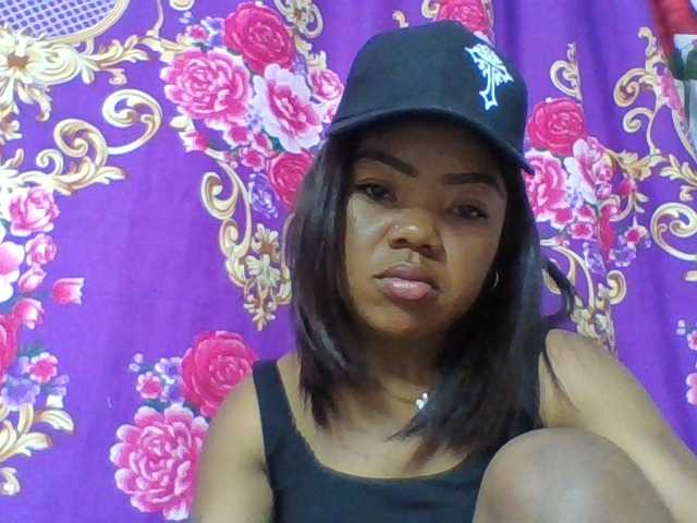 Elyah1a live cam on BongaCams