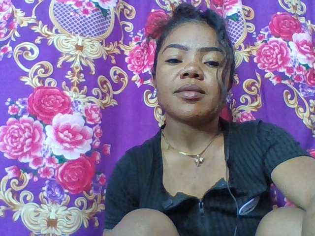 Elyah1a live cam on BongaCams