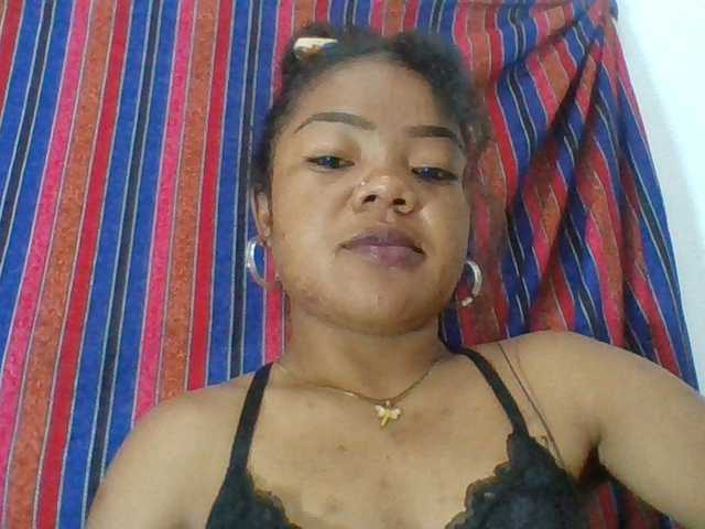 Elyah1a live cam on BongaCams