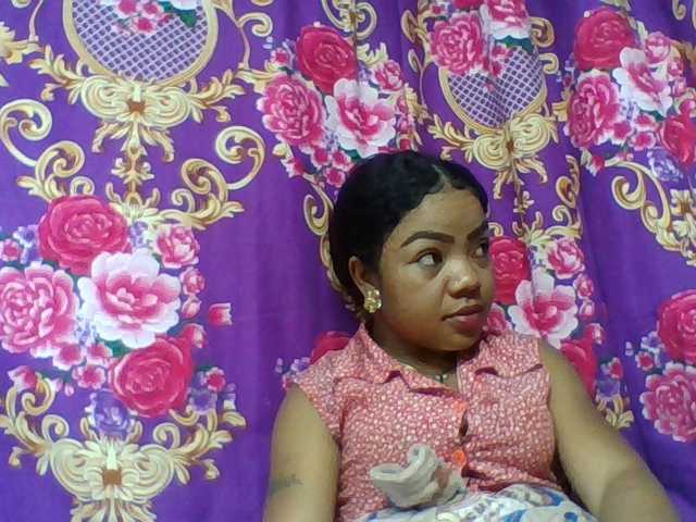 Elyah1a live cam on BongaCams