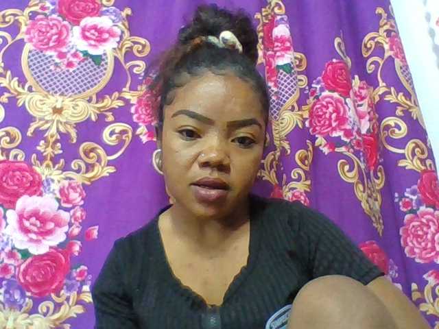 Elyah1a live cam on BongaCams