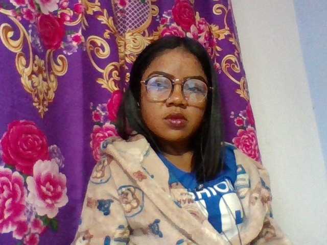 Elyah1a live cam on BongaCams