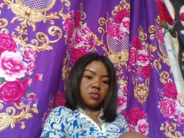 Elyah1a live cam on BongaCams