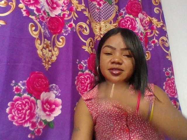 Elyah1a live cam on BongaCams