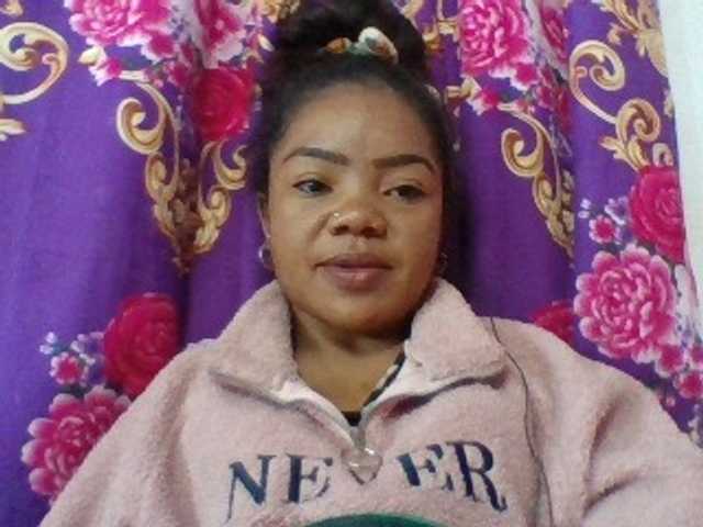 Elyah1a live cam on BongaCams