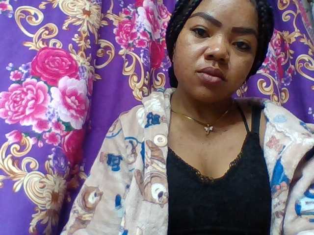 Elyah1a live cam on BongaCams
