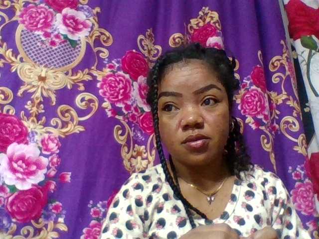 Elyah1a live cam on BongaCams
