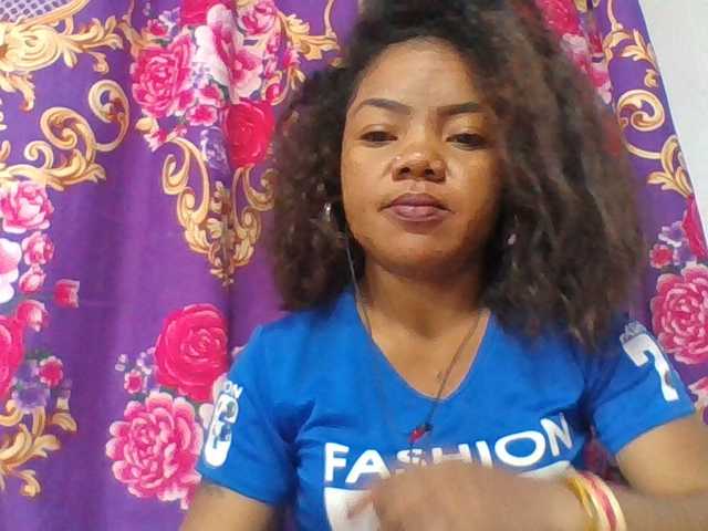 Elyah1a live cam on BongaCams