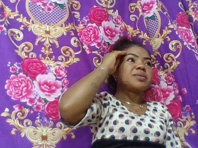 Elyah1a live cam on BongaCams
