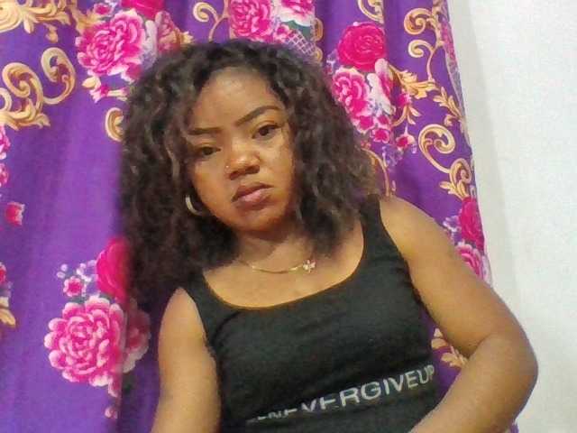 Elyah1a live cam on BongaCams