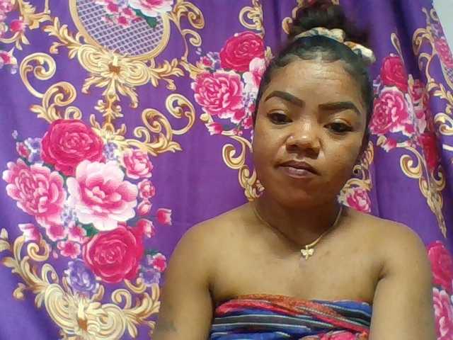 Elyah1a live cam on BongaCams