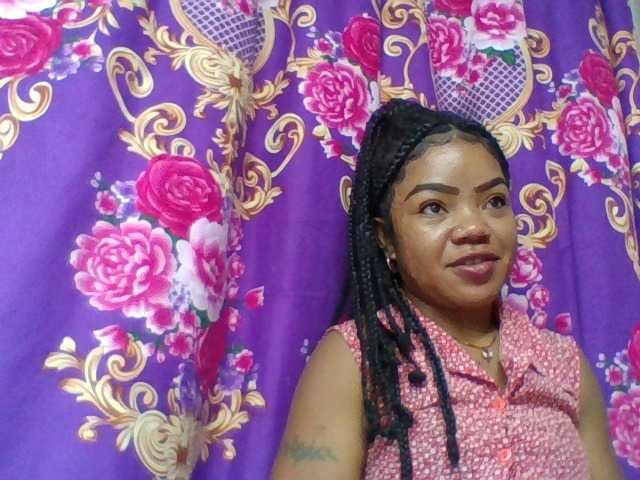 Elyah1a live cam on BongaCams