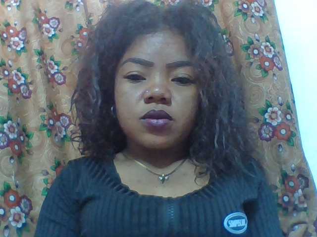 Elyah1a live cam on BongaCams