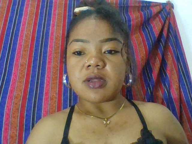 Elyah1a live cam on BongaCams