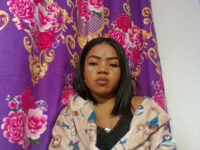Elyah1a live cam on BongaCams