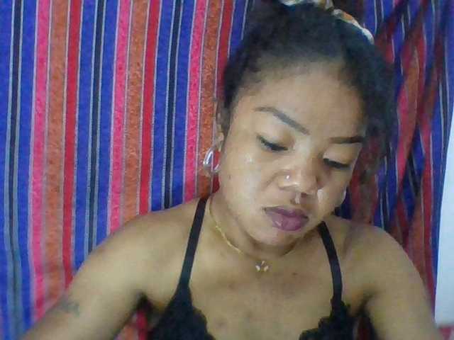 Elyah1a live cam on BongaCams