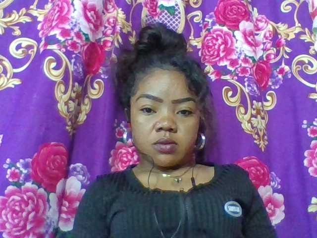 Elyah1a live cam on BongaCams
