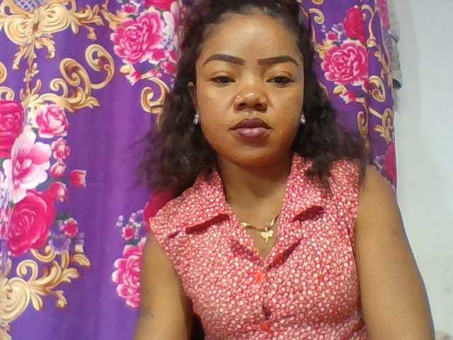 Elyah1a live cam on BongaCams