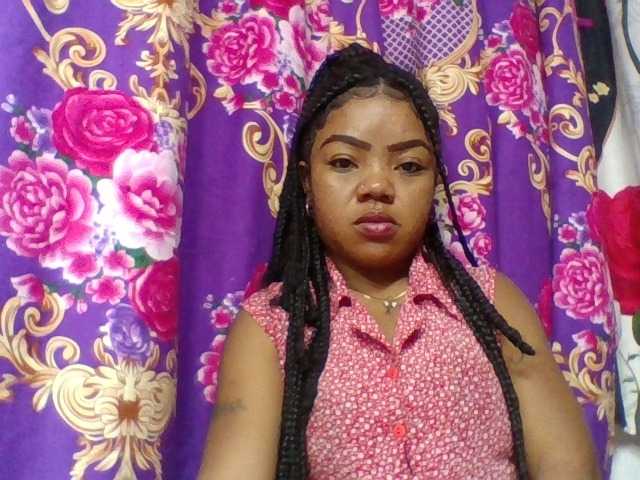 Elyah1a live cam on BongaCams
