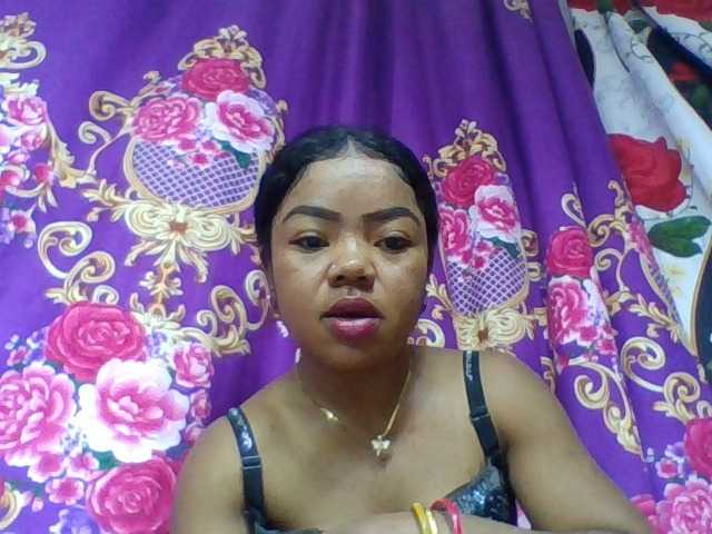 Elyah1a live cam on BongaCams