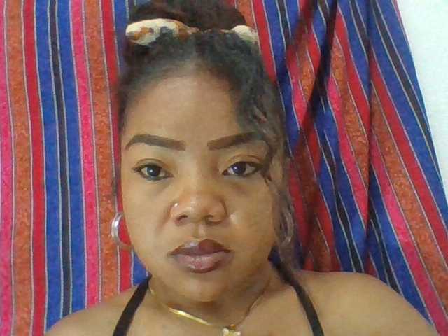 Elyah1a live cam on BongaCams