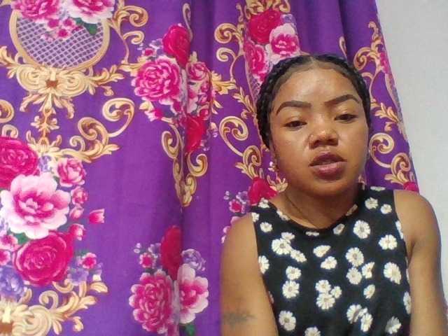 Elyah1a live cam on BongaCams