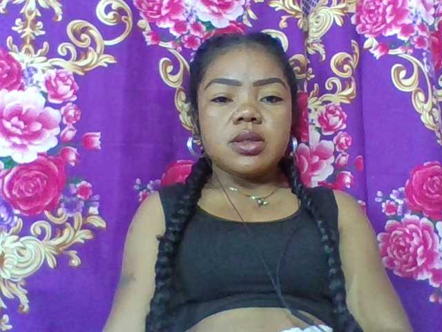 Elyah1a live cam on BongaCams