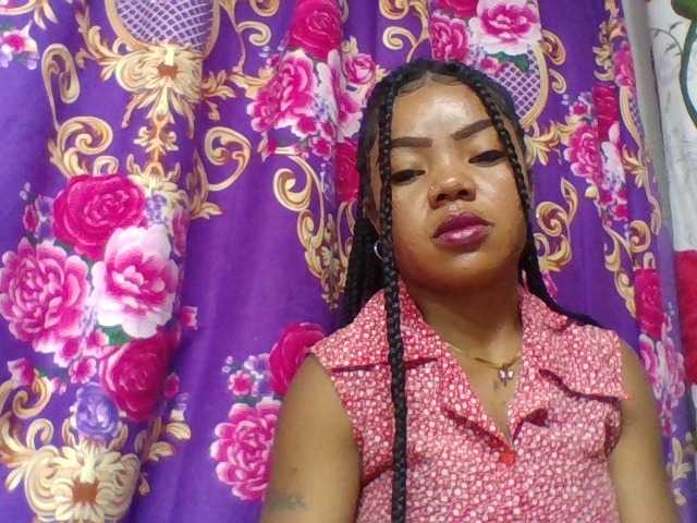 Elyah1a live cam on BongaCams