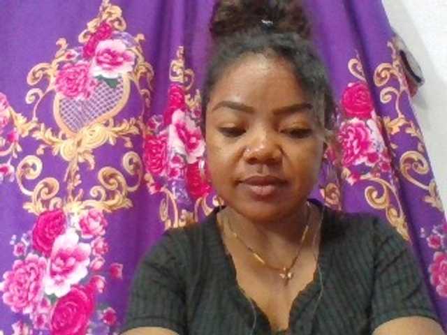 Elyah1a live cam on BongaCams