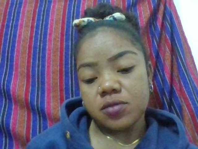 Elyah1a live cam on BongaCams