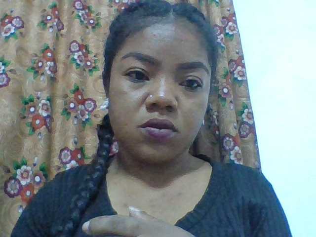 Elyah1a live cam on BongaCams