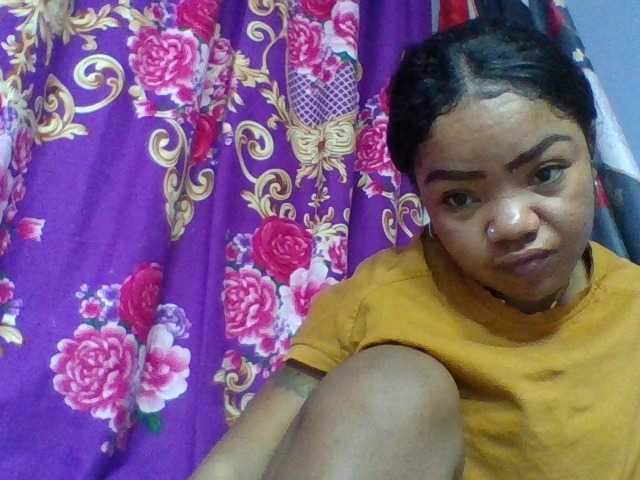 Elyah1a live cam on BongaCams