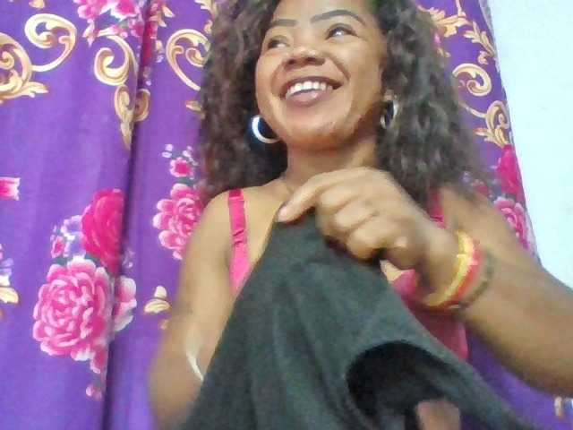 Elyah1a live cam on BongaCams