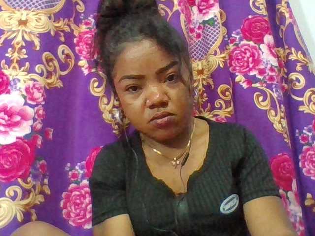 Elyah1a live cam on BongaCams