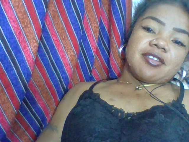 Elyah1a live cam on BongaCams