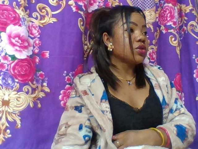 Elyah1a live cam on BongaCams