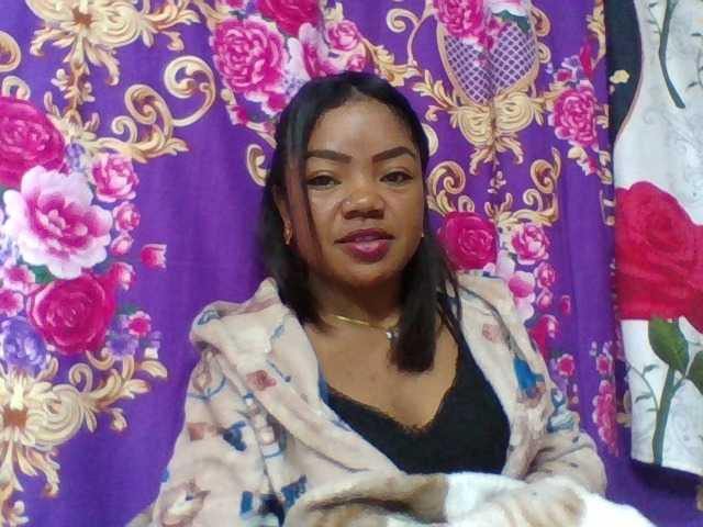 Elyah1a live cam on BongaCams