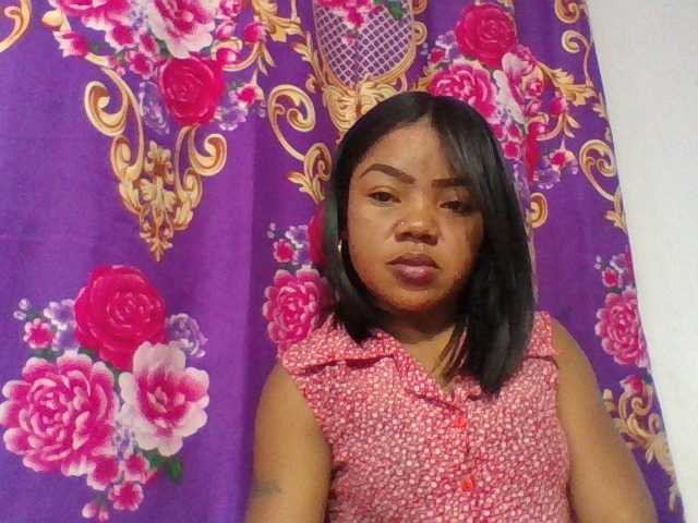 Elyah1a live cam on BongaCams