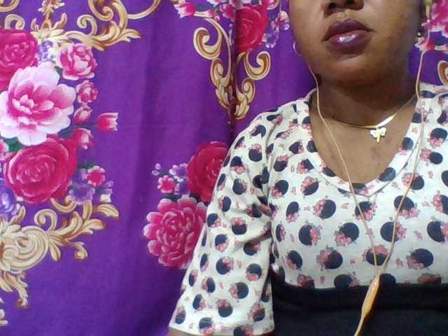 Elyah1a live cam on BongaCams