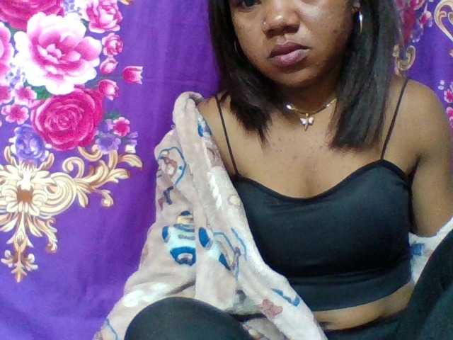 Elyah1a live cam on BongaCams